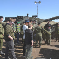 Cadet Visit to the field with LdSH(RC) May 2012